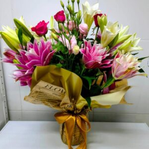 Arranjo floral sofisticado com flores nobres