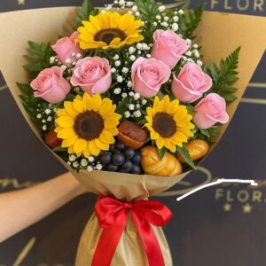 Bouquet misto com girassóis e flores delicadas