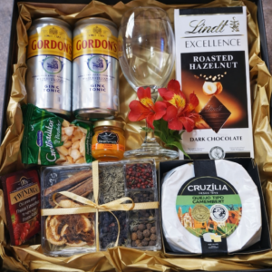 Caixa de especiarias com gin e chocolates